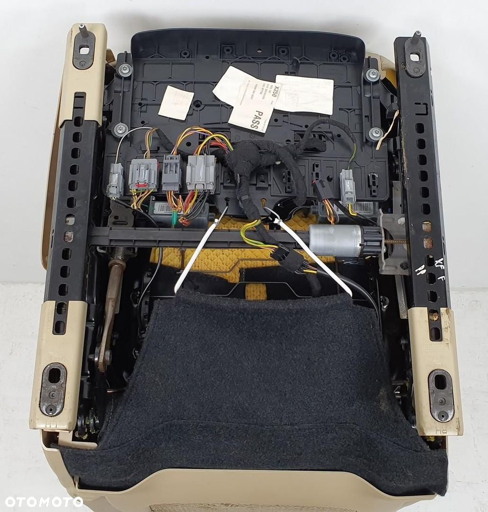 FOTEL PRAWY PRZÓD PASAŻERA SKÓRA ELEKTRYCZNY GRZANY JAGUAR XF X250 EUROPA - 9