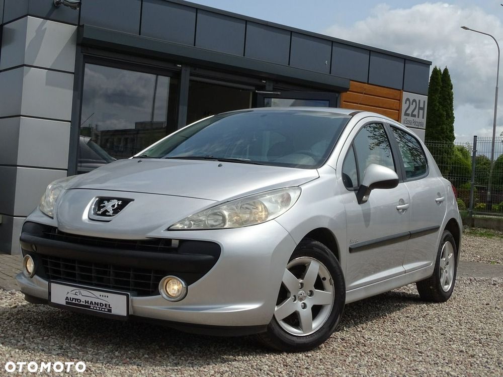 Peugeot 207 - 1