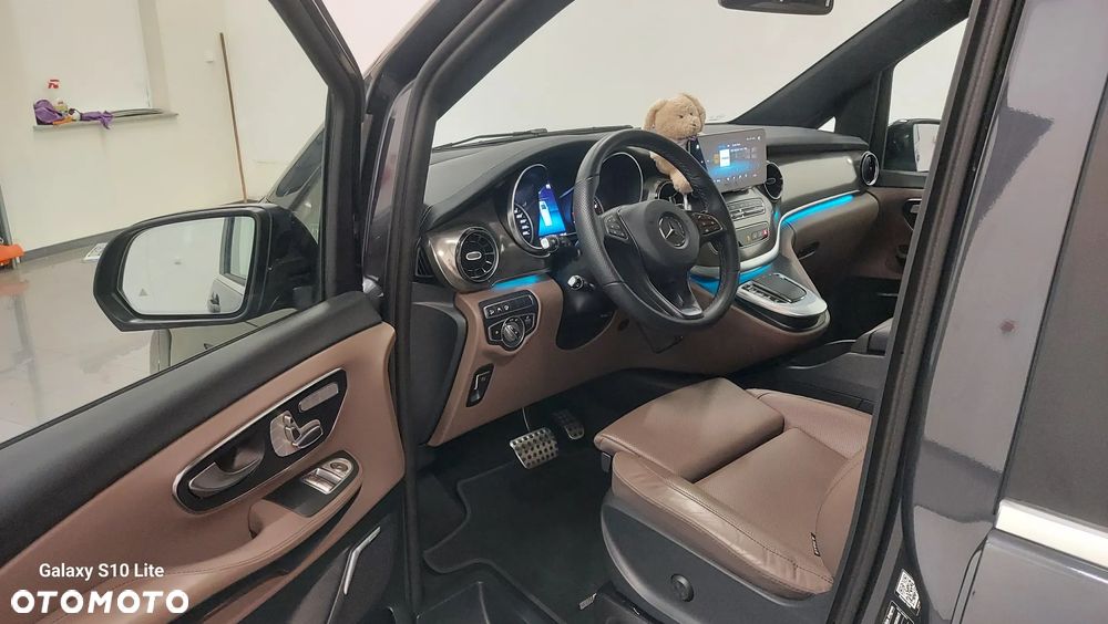 Mercedes-Benz Klasa V 300 d 4-Matic Exclusive 9G-Tronic (d³ugi) - 5