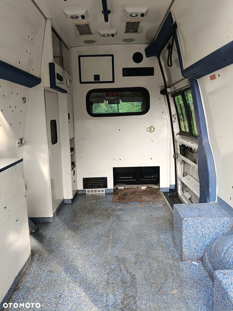 Volkswagen Transporter - 2