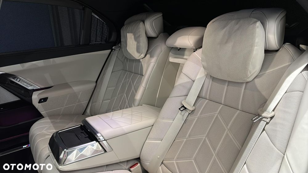 BMW i7 105.7kWh xDrive60 M Sport - 16