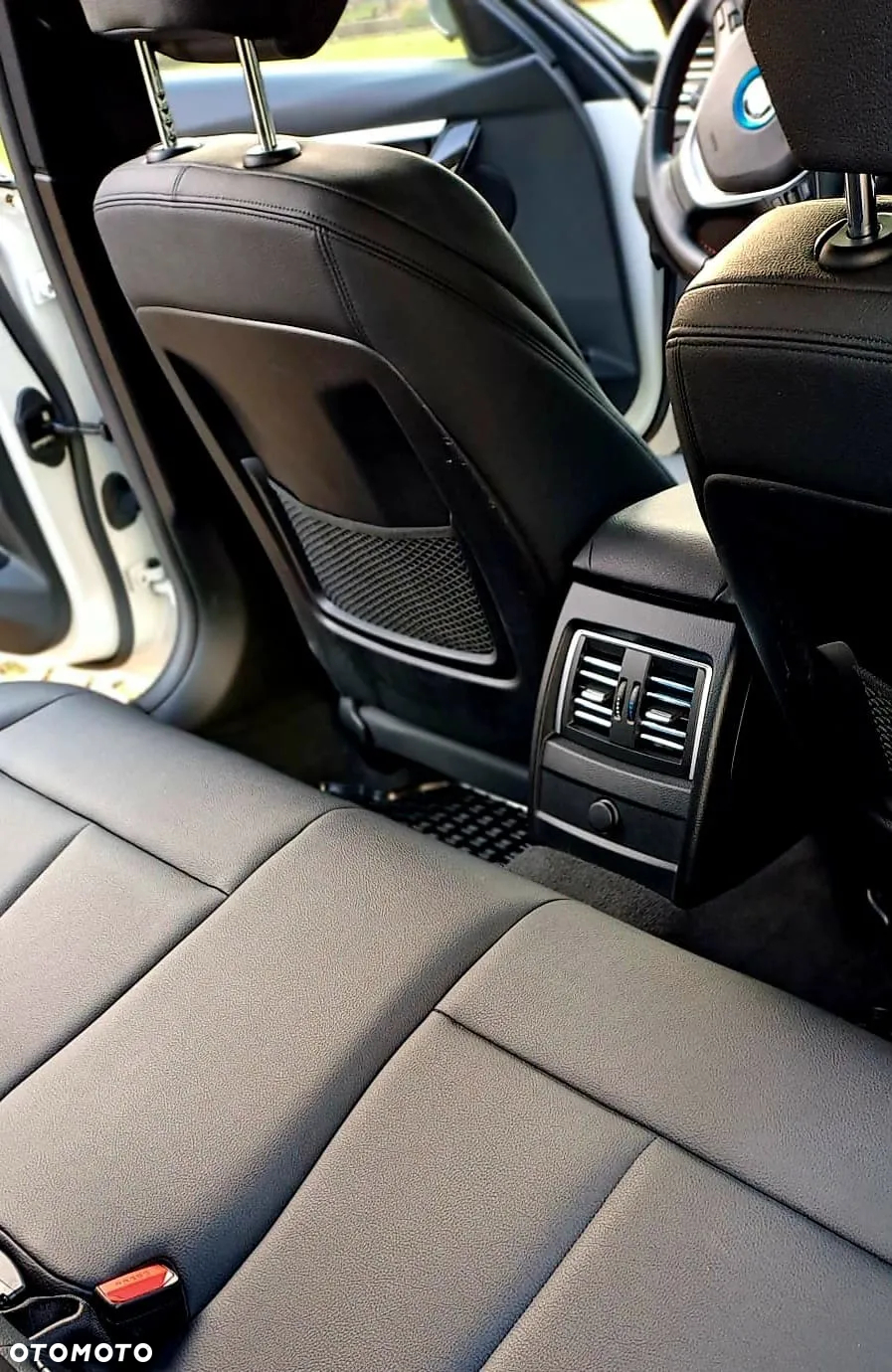 BMW Seria 3 330e iPerformance - 12