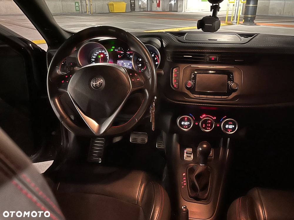 Alfa Romeo Giulietta 1750 TBi Veloce TCT - 12