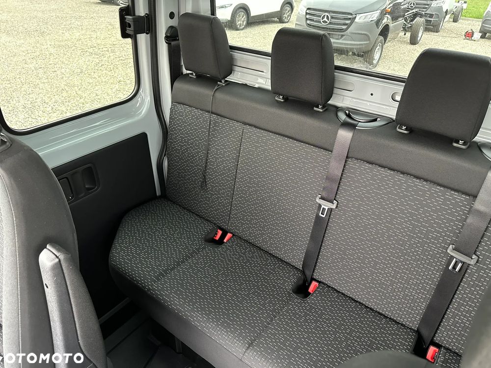 Mercedes-Benz Sprinter - 35
