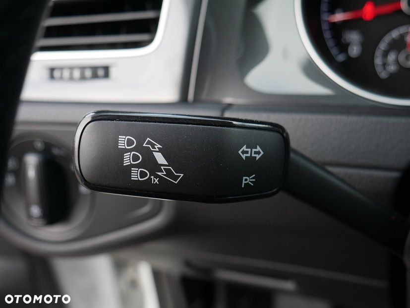 Volkswagen Golf 1.5 TSI BMT Comfortline - 25