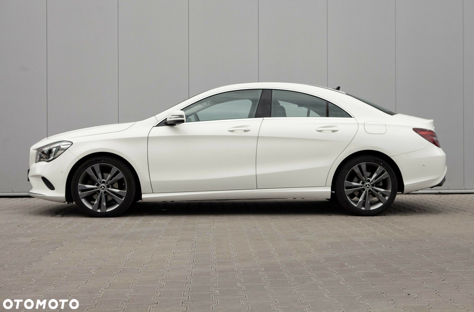 Mercedes-Benz CLA 180 7G-DCT - 8