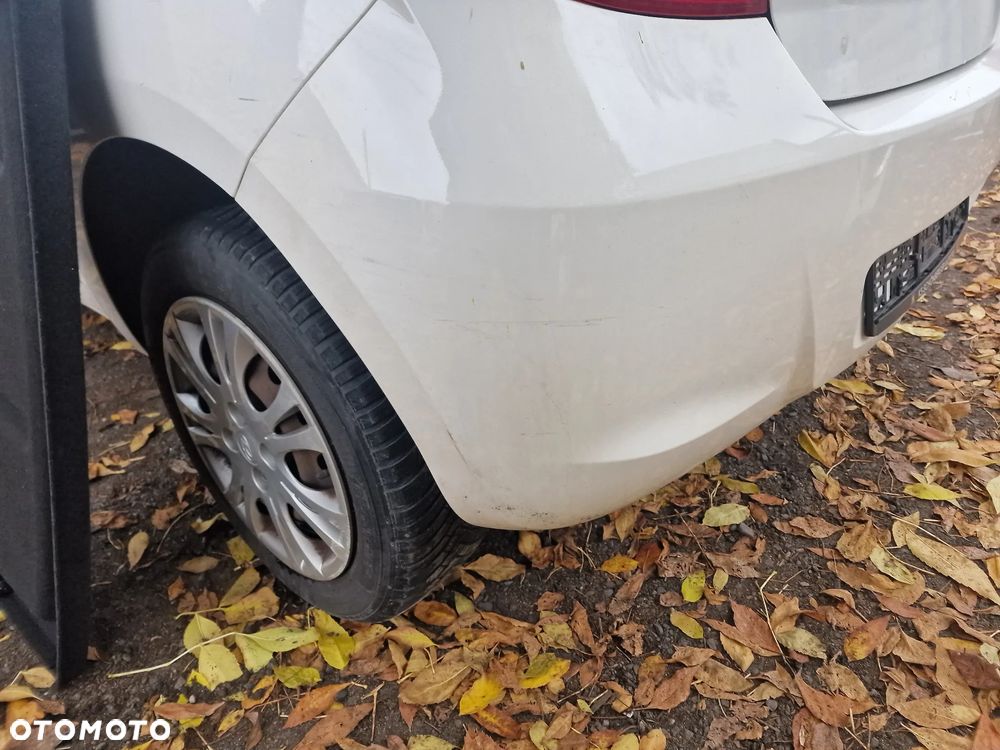 Zderzak  tył  hyundai  i20  12-14  lift  w  kolorze  PHW - 2