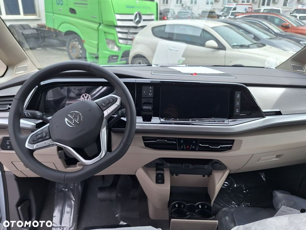 Volkswagen Multivan - 11