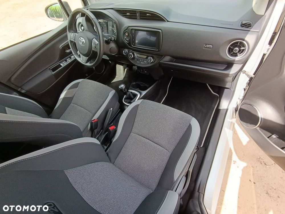 Toyota Yaris - 16