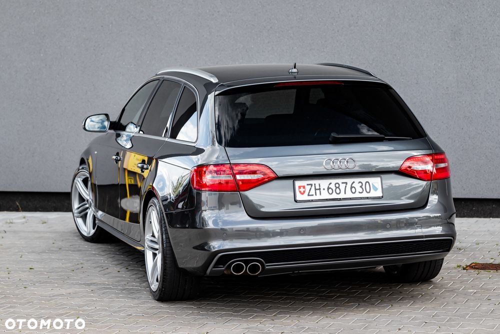 Audi A4 Avant 2.0 TDI DPF quattro S tronic S line Sportpaket - 12
