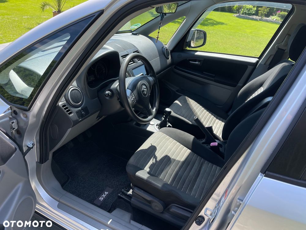 Suzuki SX4 - 10