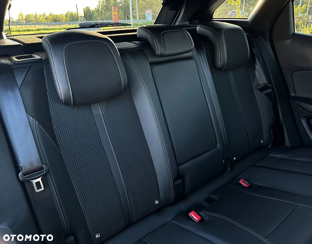 Peugeot 3008 225 e-EAT8 GT - 30
