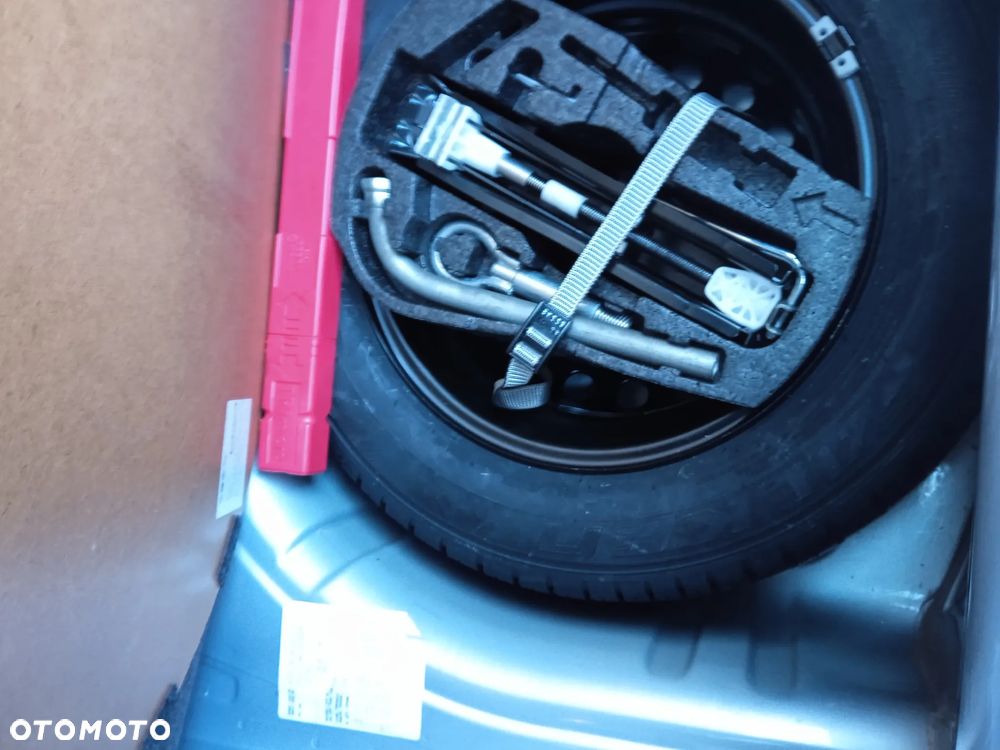 Volkswagen up! 1.0 move - 12