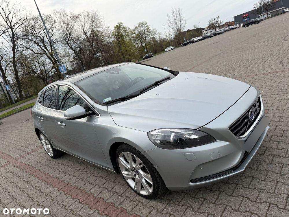 Volvo V40 D4 Summum - 9