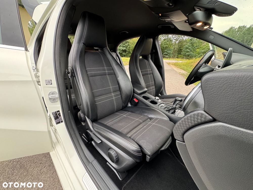 Mercedes-Benz Klasa A 180 Activity Edition - 26