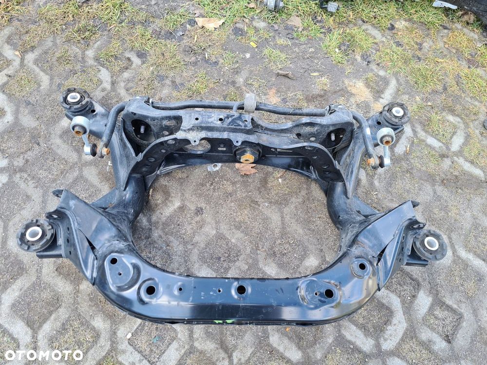 Toyota rav4 19-22 sanki belka tył