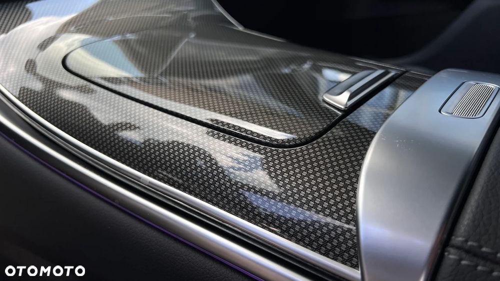 Mercedes-Benz GLC - 22