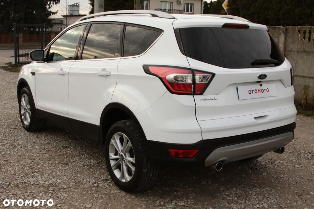 Ford Kuga 2.0 TDCi 2x4 Titanium - 8