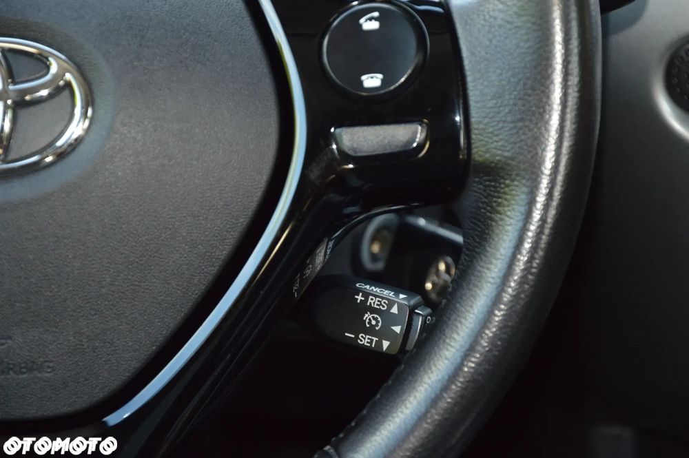 Toyota Aygo x-play touch - 25