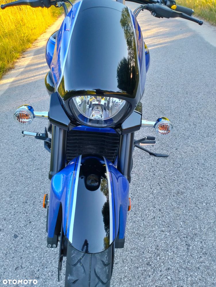 Suzuki Boulevard - 27