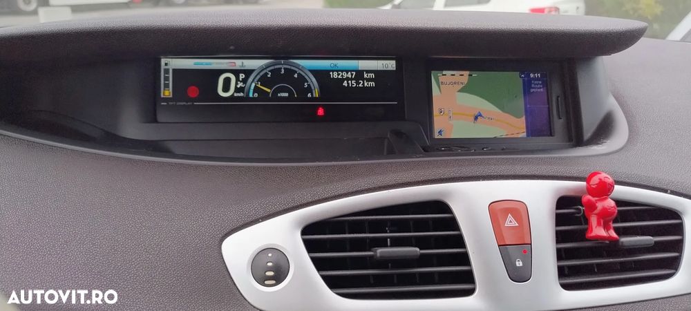 Renault Grand Scenic - 1