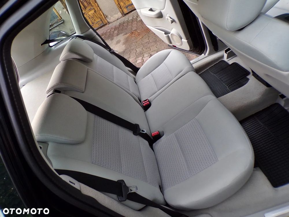 Mercedes-Benz Klasa B 180 CDI - 24