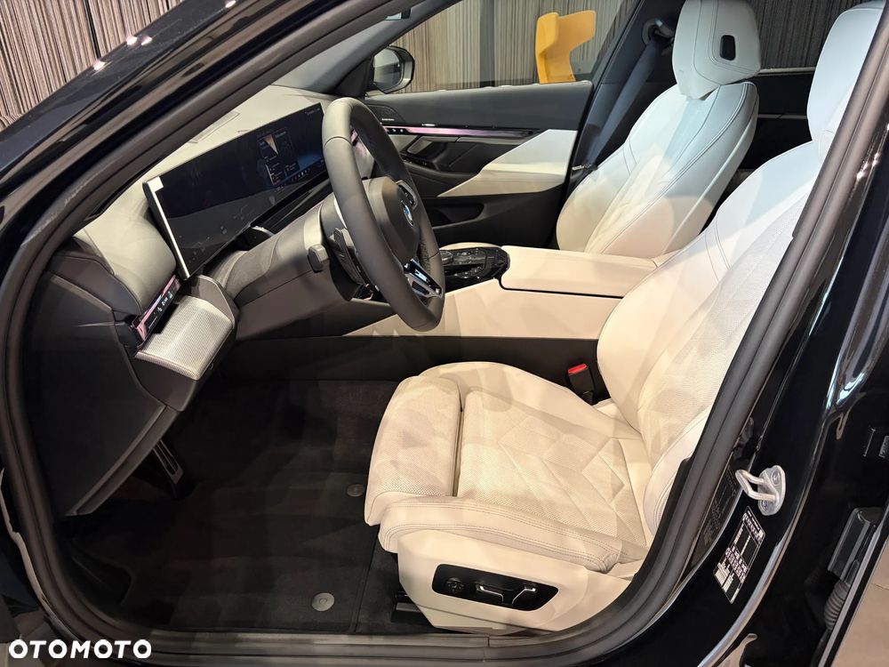 BMW Seria 5 520i mHEV M Sport - 22