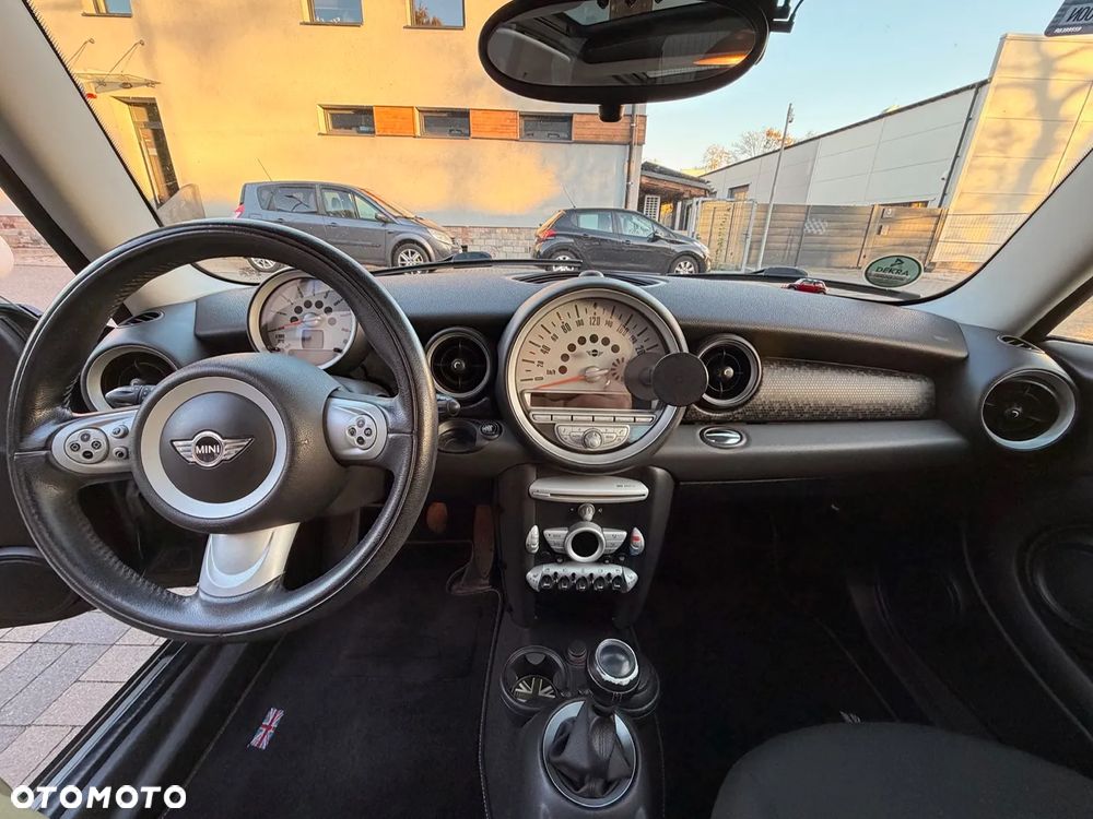 MINI Cooper Standard - 18