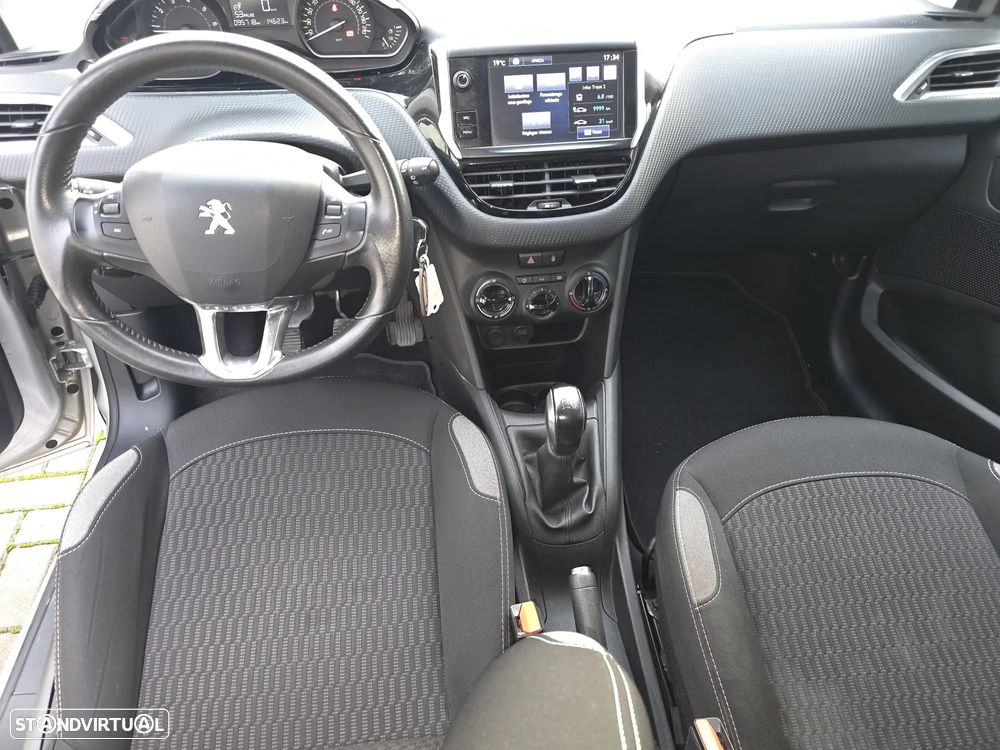 Peugeot 208 1.2 VTi SE Style - 20