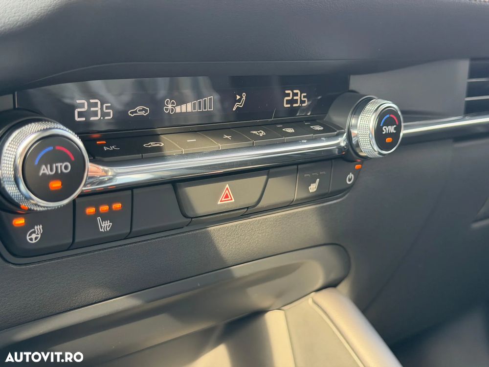 Mazda 3 e-Skyactiv X186 AT MHEV Center-Line - 21