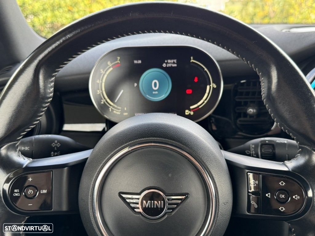 MINI Cabrio Cooper Premium Essential Auto - 7