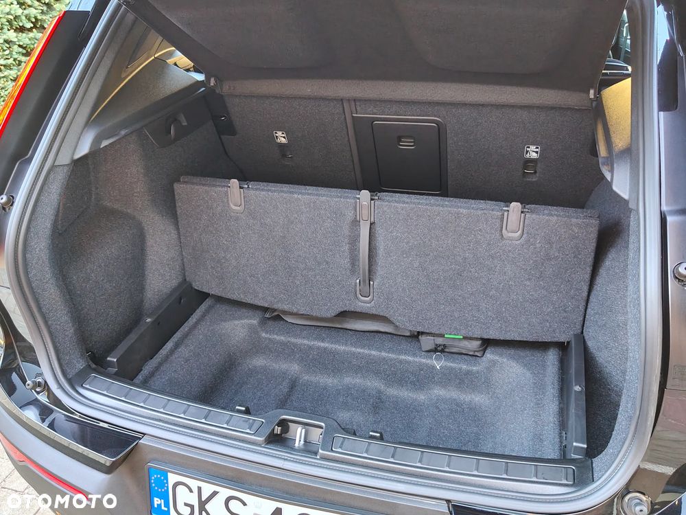 Volvo XC 40 T2 Plus Dark - 28