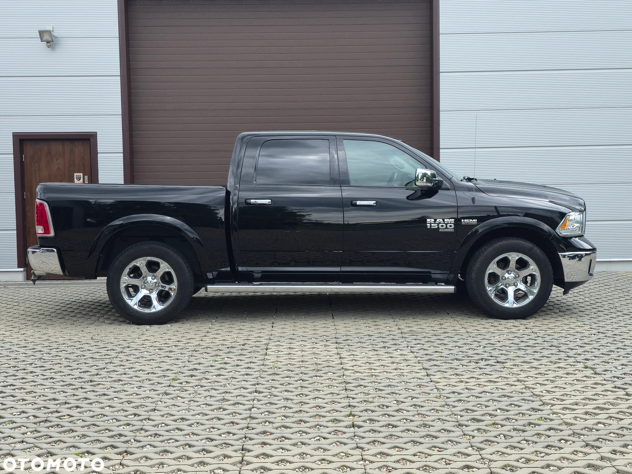 RAM 1500 5.7 Crew Cab Shortbed Laramie Sport Full - 17