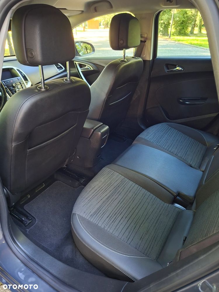 Opel Astra 1.4 T Cosmo - 27
