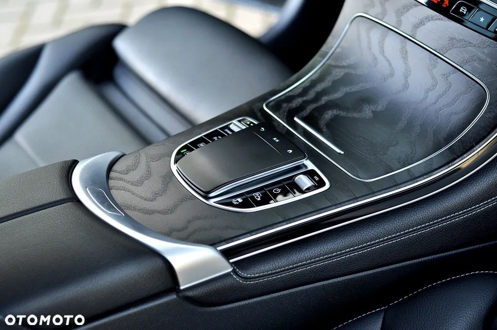 Mercedes-Benz GLC 220 d 4Matic 9G-TRONIC Edition Avantgarde - 35