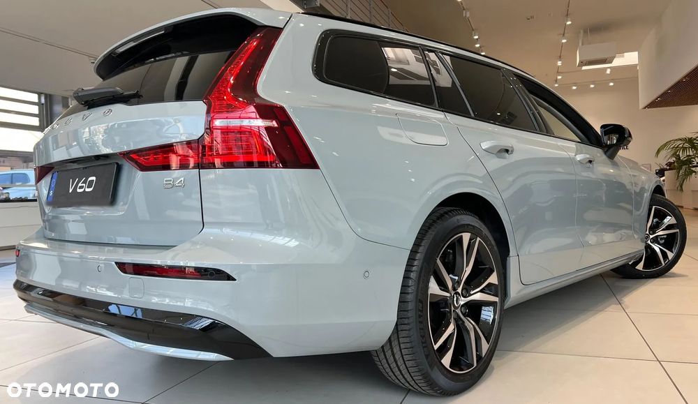 Volvo V60 B4 B DKG Plus Dark - 4