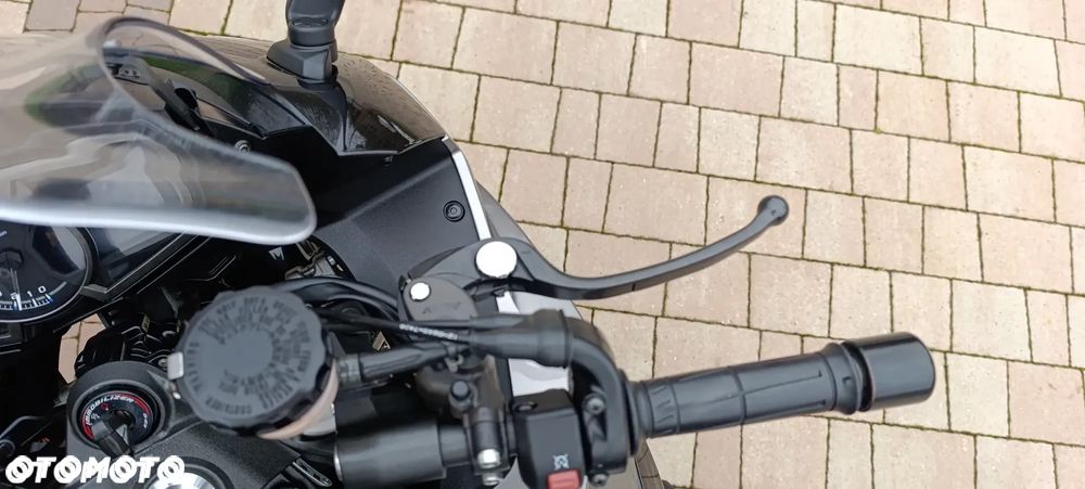 Kawasaki Ninja 1000 SX - 12