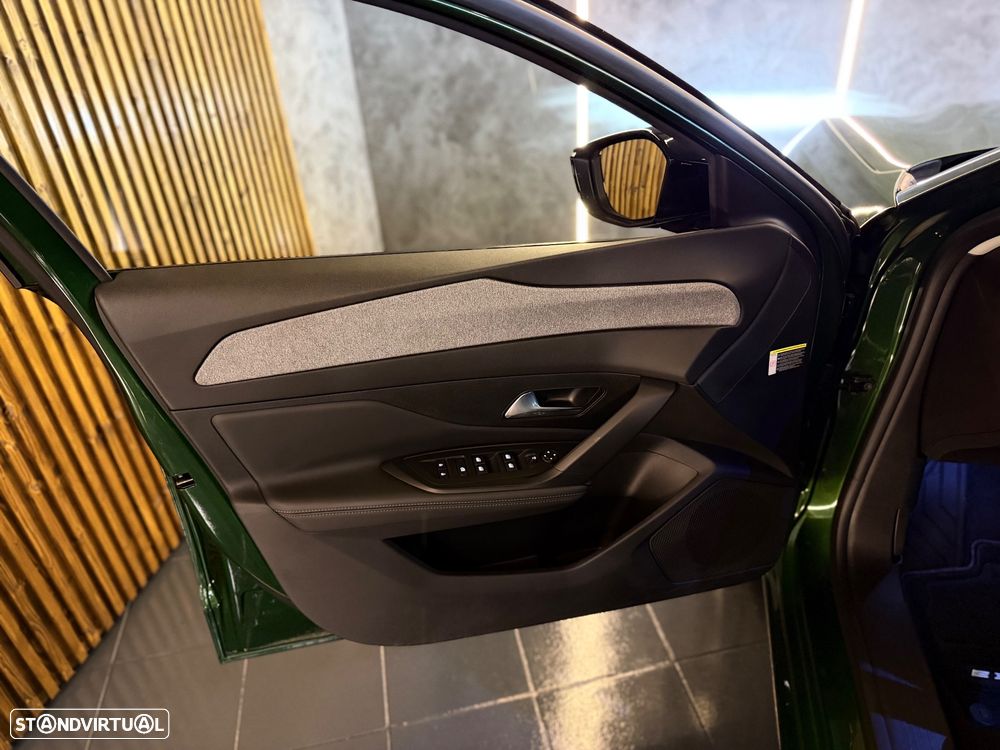 Peugeot e-308 58 kWh Allure - 21