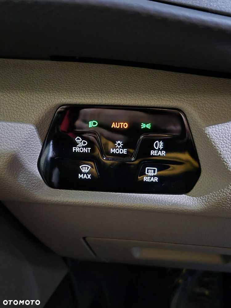 Volkswagen Multivan 2.0 TDI L1 Highline DSG - 32