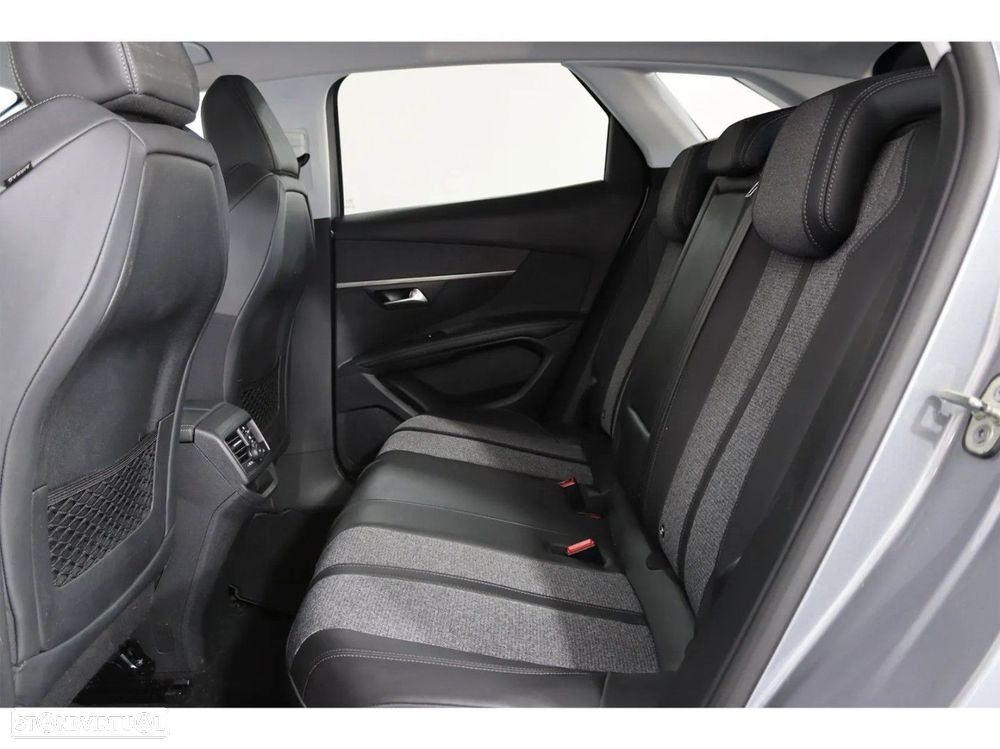 Peugeot 3008 1.2 PureTech Allure EAT8 - 15