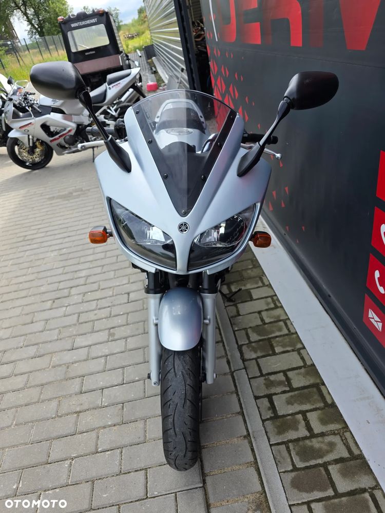 Yamaha FZS - 16