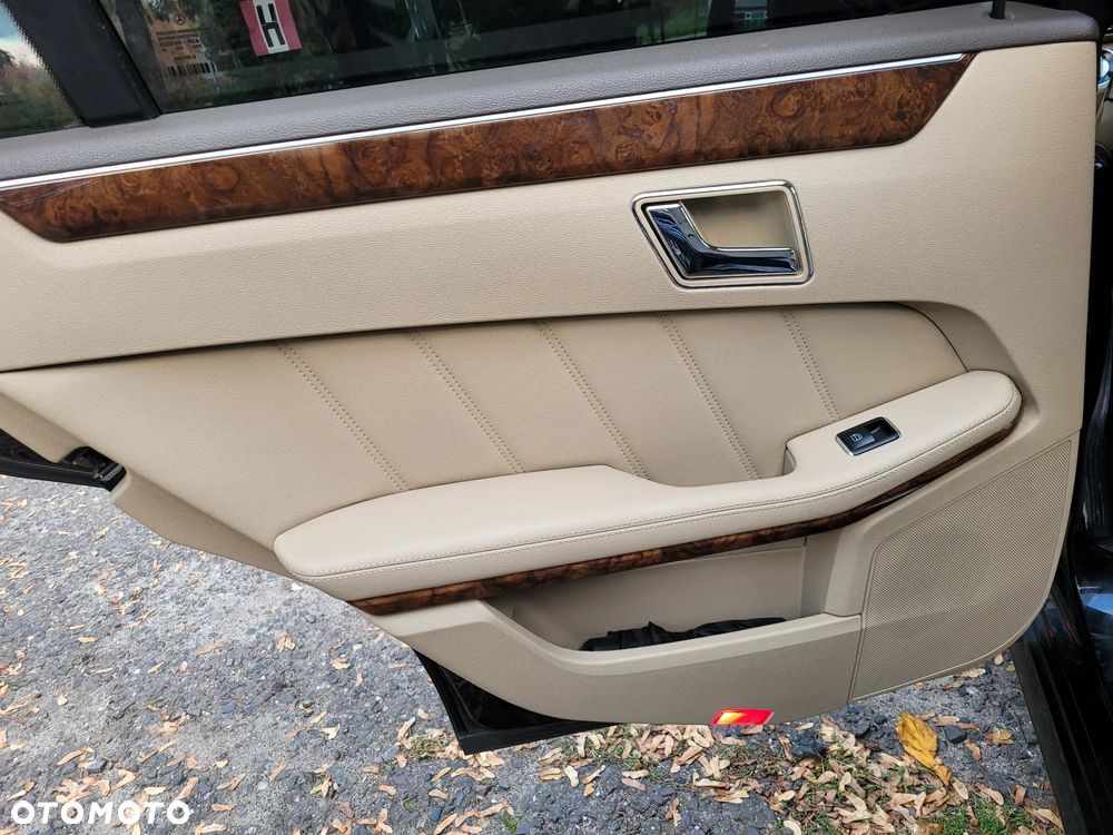 Mercedes-Benz Klasa E - 19