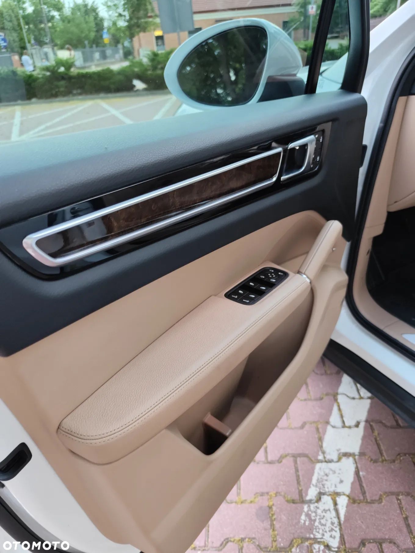 Porsche Cayenne Platinum Edition - 17