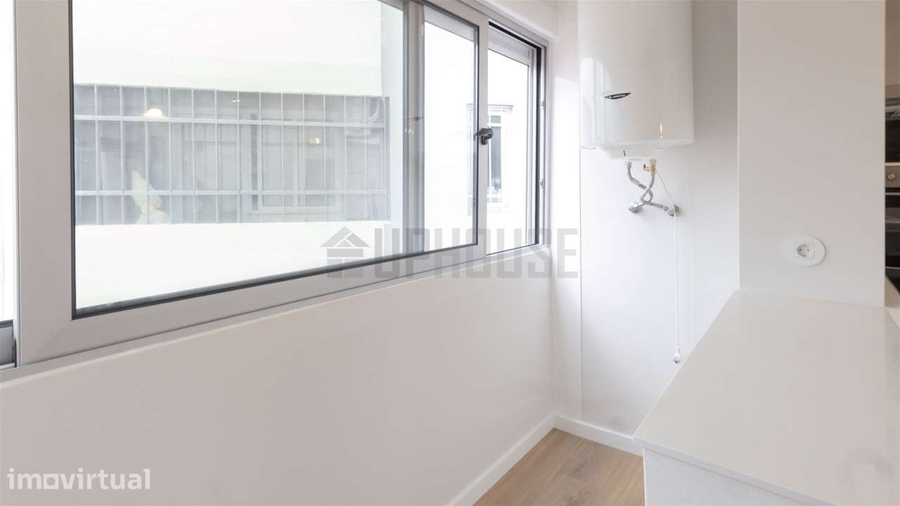 Apartamento T2 Junto à Rotunda de Santa Cristina - Viseu - Grande imagem: 5/13