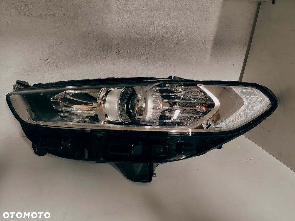 Lampa Lewa Ford Mondeo MK5 - 2