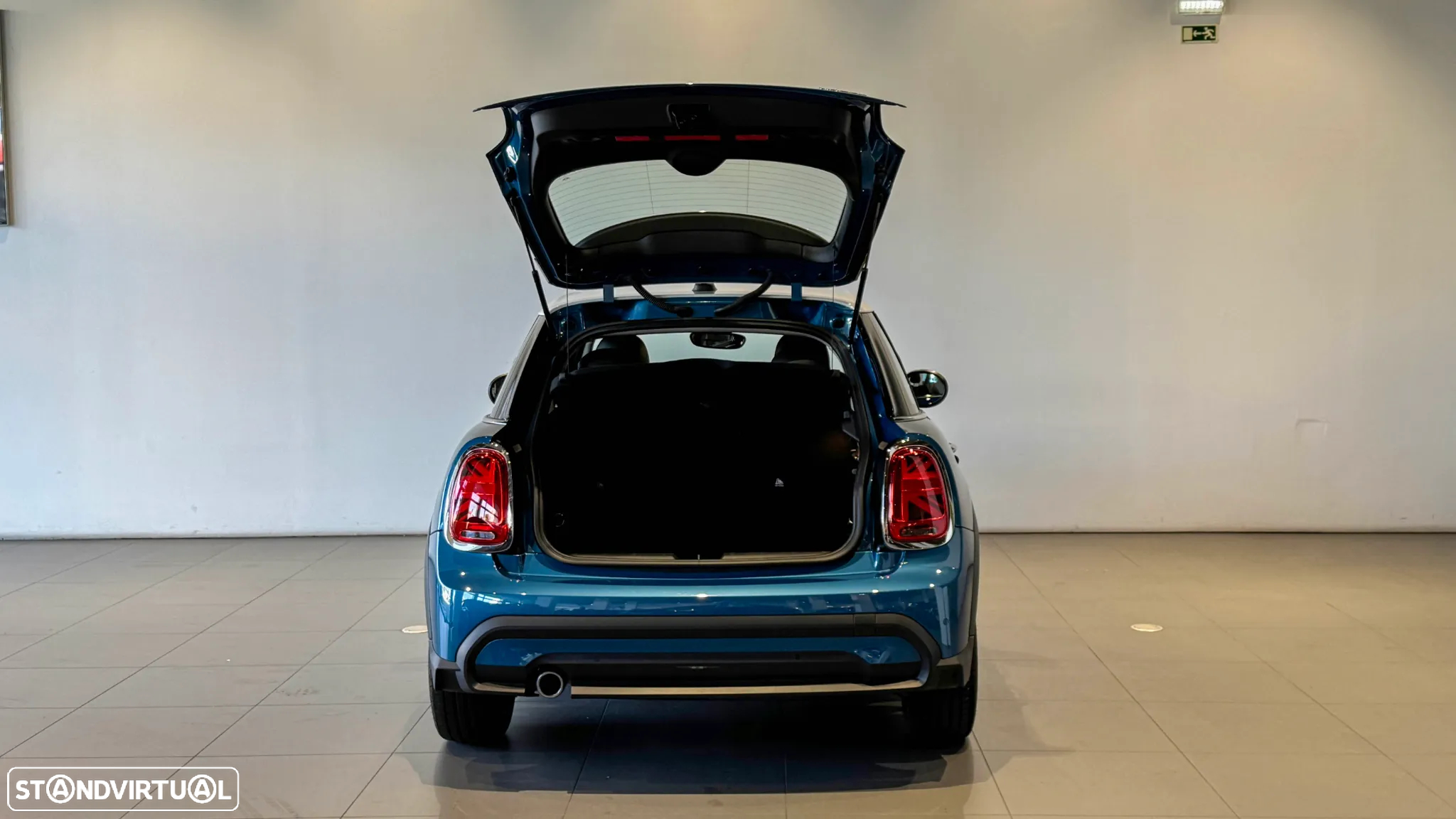 MINI 5 Portas Cooper Classic Auto - 21
