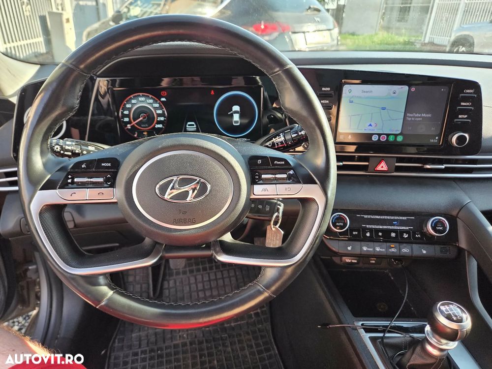 Hyundai Elantra 1.6 l 123 CP 6MT Highway - 6