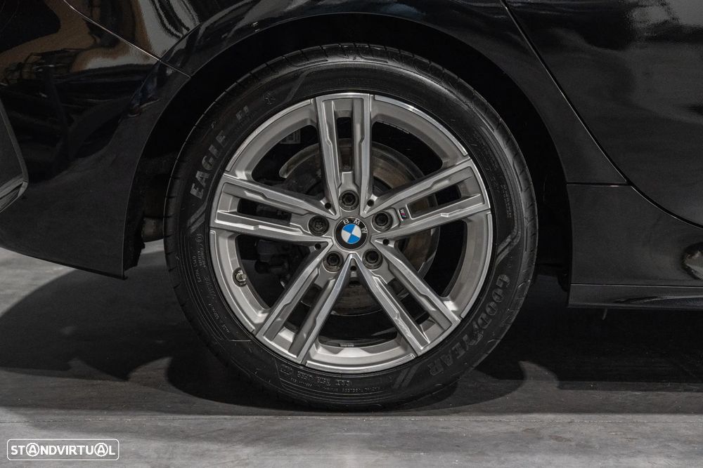 BMW 118 i Pack Desportivo M Auto - 41