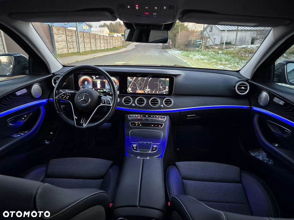 Mercedes-Benz Klasa E 300 de AMG - 10