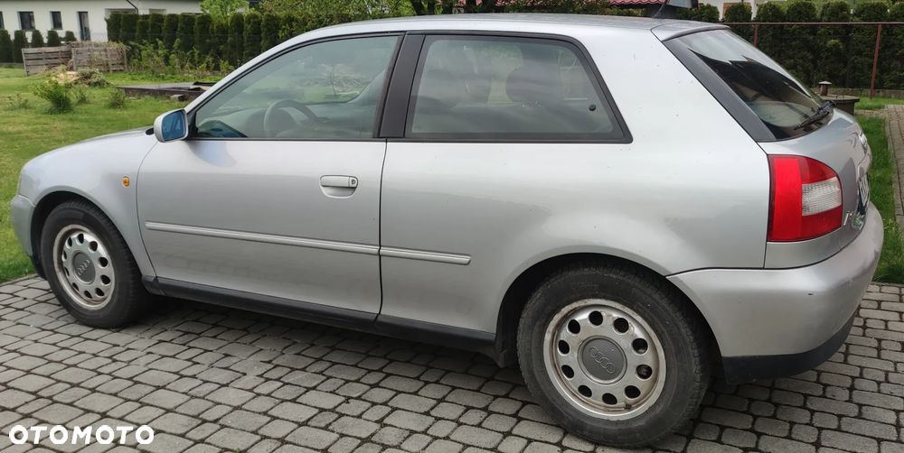 Audi A3 3-drzwiowe 1.6 Ambiente - 2